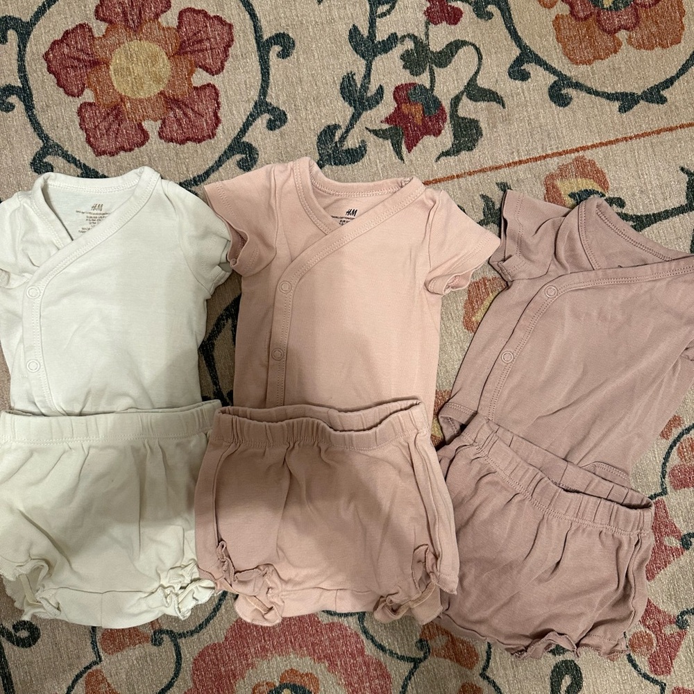 H&M Newborn Onesie Set